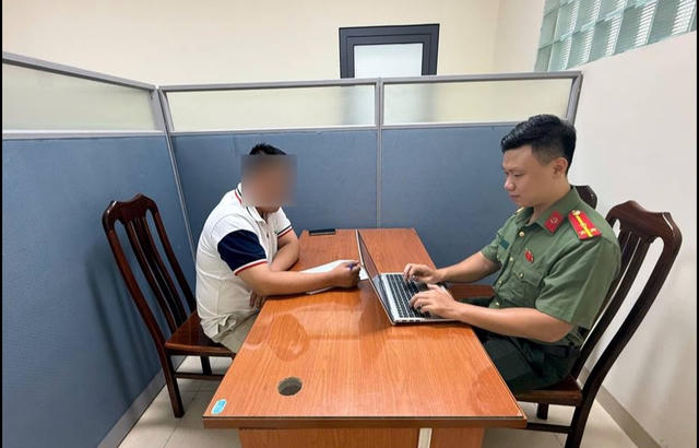 Kiểm duyệt viên nhóm Facebook bị xử lý vì để lan truyền văn bản giả mạo