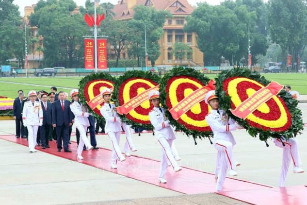 Lãnh đạo Đảng, Nhà nước vào Lăng viếng Chủ tịch Hồ Chí Minh