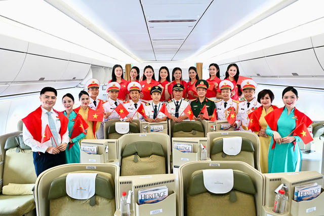 Giai điệu Quốc khánh vang lên ở độ cao 10.000 mét trên chuyến bay Vietnam Airlines