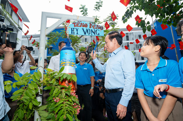 Phó Thủ tướng Chính phủ Lê Tiến Châu tham dự chương trình Chào năm học mới tại Trường Hy Vọng Đà Nẵng