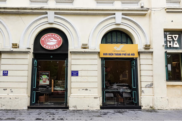 Chi hàng trăm triệu đồng thuê mặt bằng quanh Bưu điện Hà Nội, các chuỗi đồ uống giải bài toán gì? Chi hàng trăm triệu đồng thuê mặt bằng quanh Bưu điện Hà Nội, các chuỗi đồ uống giải bài toán gì?