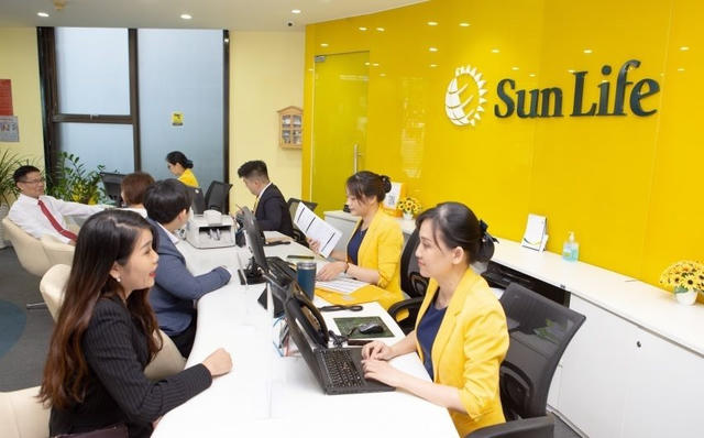 Doanh thu phí bảo hiểm đi lùi, Sun Life Việt Nam thu hẹp khoản lỗ bán niên về 93 tỷ đồng Doanh thu phí bảo hiểm đi lùi, Sun Life Việt Nam thu hẹp khoản lỗ bán niên về 93 tỷ đồng