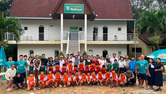 Tân binh khóa 4 nô nức ngày nhập học, sẵn sàng chinh phục giấc mơ sân cỏ