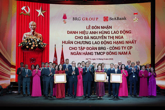 Doanh nhân Nguyễn Thị Nga được trao tặng Danh hiệu Anh hùng Lao động