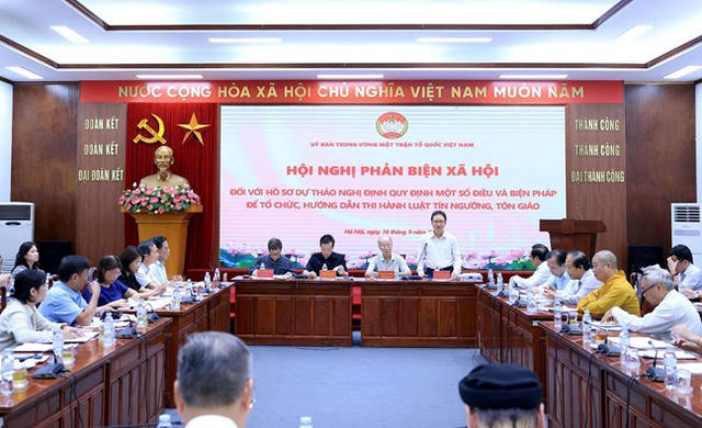 Bảo đảm quyền tự do tín ngưỡng, tôn giáo gắn với yêu cầu quản lý nhà nước
