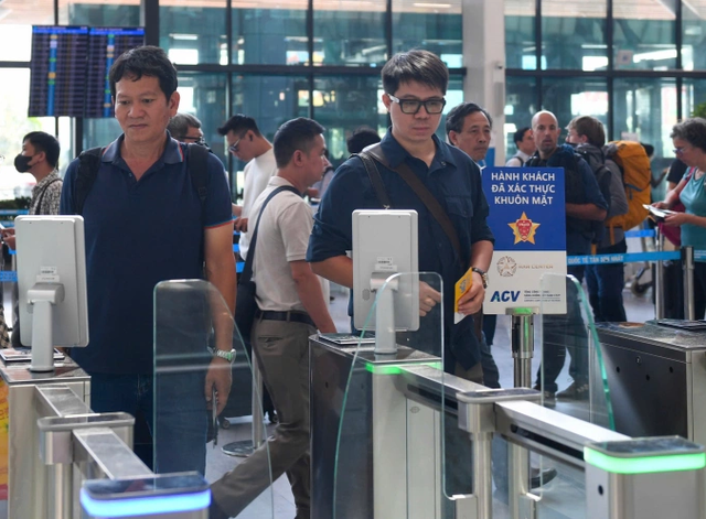 Thí điểm kết nối VNeID với định danh điện tử Singapore, Lào tại 2 sân bay