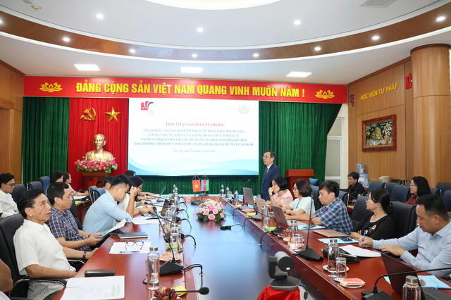 Trao đổi kinh nghiệm về đào tạo, bồi dưỡng công chứng viên