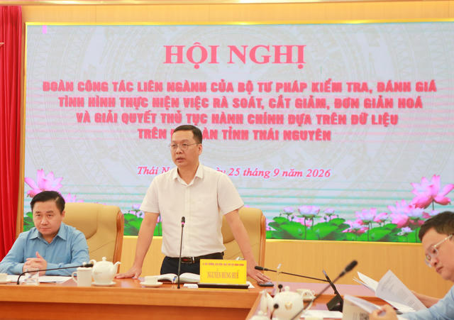 Kiểm tra tình hình thực hiện cắt giảm, đơn giản hóa và giải quyết thủ tục hành chính dựa trên dữ liệu tại Thái Nguyên
