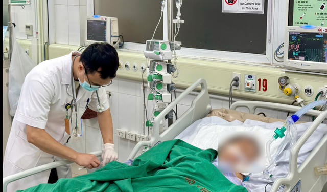 Người phụ nữ phải thở máy do mảnh tre 3 cm nằm trong chân