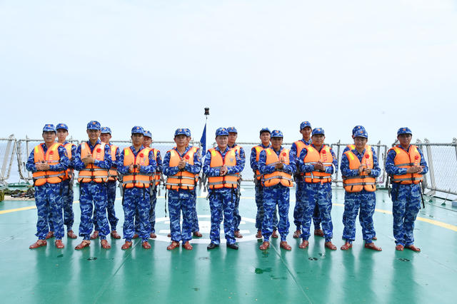 BTL Vùng Cảnh sát biển 4 diễn tập chiến thuật vòng tổng hợp, bắn đạn thật trên biển 