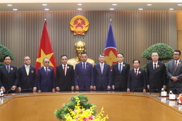 Thủ tướng tiếp đoàn lãnh đạo cơ quan thực thi pháp luật các nước ASEAN