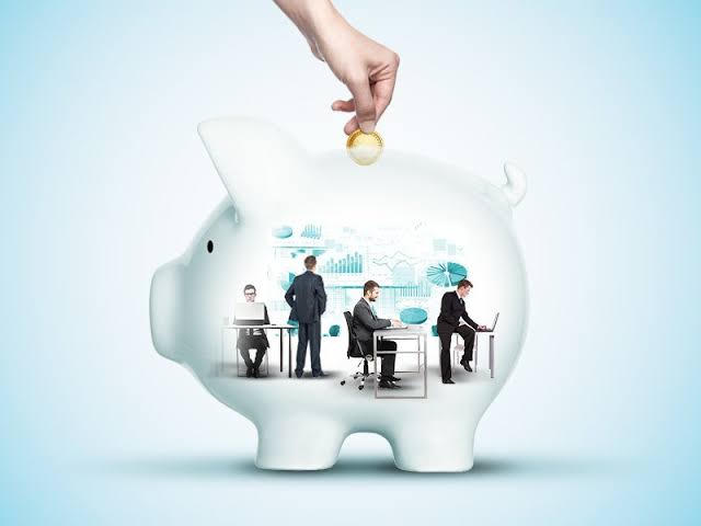 Bài toán phân bổ 50% cổ phiếu và 50% tiền gửi ngân hàng lên ngôi