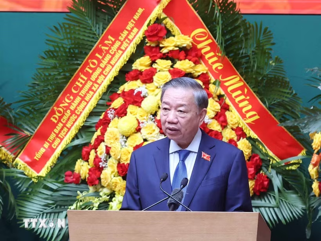 Tổng Bí thư, Chủ tịch nước Tô Lâm: Hội Cựu Công an nhân dân phải thực sự trở thành nòng cốt của phong trào bảo vệ an ninh Tổ quốc Tổng Bí thư, Chủ tịch nước Tô Lâm: Hội Cựu Công an nhân dân phải thực sự trở thành nòng cốt của phong trào bảo vệ an ninh Tổ quốc