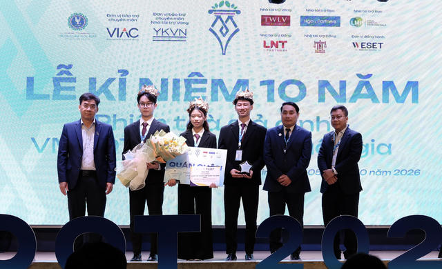 Trường Đại học Luật Hà Nội giành giải Nhất Phiên tòa giả định VMoot 2026