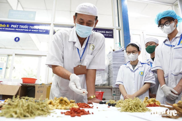 Đến năm 2030, phấn đấu đưa dịch vụ y học cổ truyền đến 100% trạm y tế cấp xã