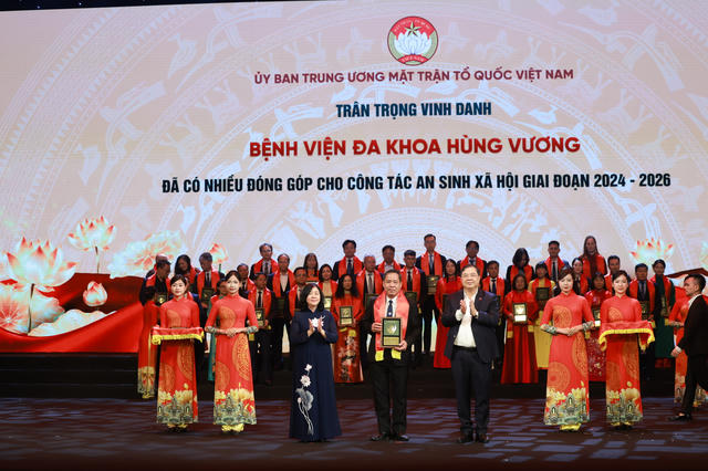 Bệnh viện Đa khoa Hùng Vương được vinh danh vì những đóng góp cho công tác an sinh xã hội 