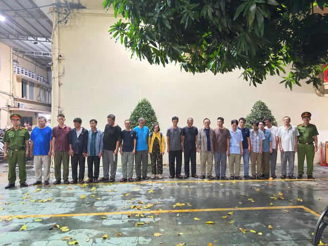 Từ vụ án môi giới mại dâm tại TP HCM, phát hiện đường dây cá độ bóng đá 'khủng'