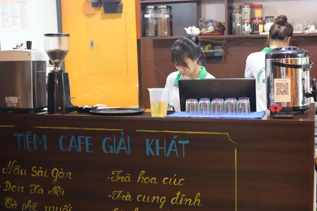 Khát việc làm sinh viên chấp nhận mắc "bẫy" 