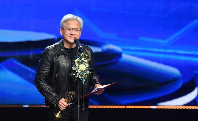 CEO Jensen Huang Nvidia gọi việc nộp thuế 8 tỷ USD là đặc quyền