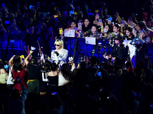 Điều gì giúp VPBank ngày càng được fan K-pop chờ đợi sau mỗi concert triệu đô? 