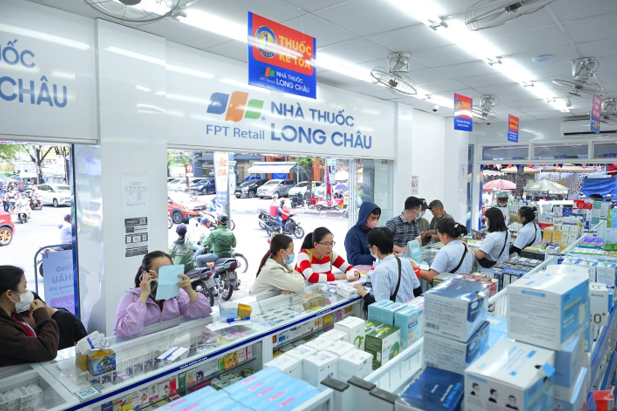 FPT Retail ghi nhận doanh thu 48.273 tỷ đồng sau 9 tháng, tăng 33% so với cùng kỳ FPT Retail ghi nhận doanh thu 48.273 tỷ đồng sau 9 tháng, tăng 33% so với cùng kỳ