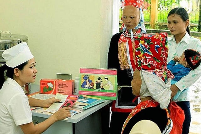Đề xuất tiếp tục hỗ trợ tối thiểu 70% mức đóng BHYT cho người dân tộc thiểu số