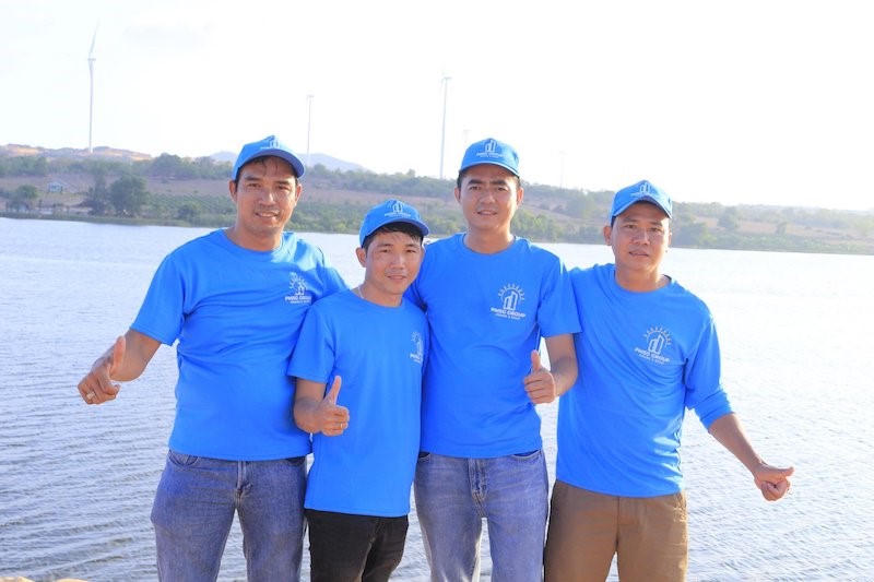 Hoàng Hai cùng những đồng nghiệp tại PMSG Group.