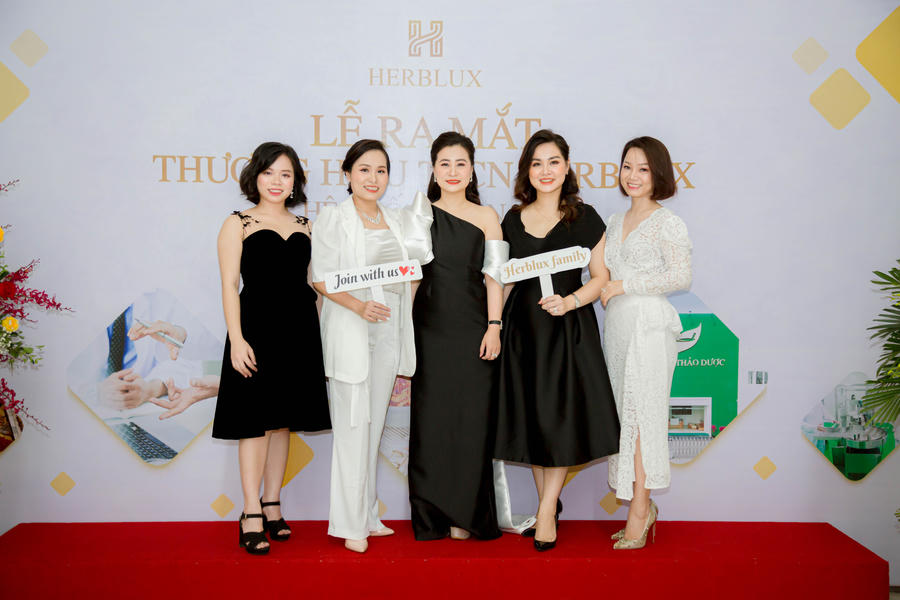 CEO Nguyễn Thùy Trang là một trong những CEO với những nỗ lực và cống hiến tuyệt vời cho thương hiệu Herblux