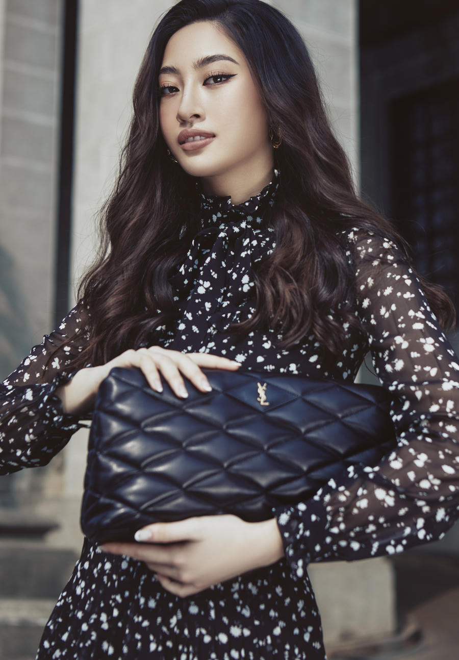 Có thể thấy, thời gian qua với việc xuất hiện thường xuyên trong những bộ sưu tập đến từ các nhà mốt đình đám đã giúp Hoa hậu sinh năm 2000 ngày càng được nâng tầm.