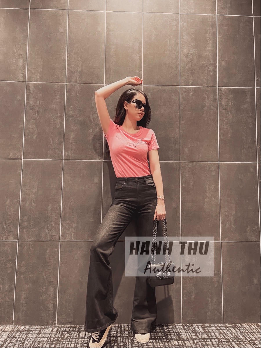Mẫu mã thời trang bắt mắt tại Hạnh Thư Authentic