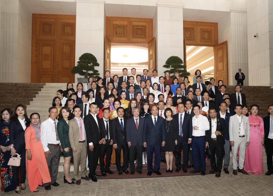 Doanh nhân Nguyễn Đức Tuấn cùng đoàn doanh nhân, doanh nghiệp và lãnh đạo Hội phát triển và hợp tác kinh tế Asean tiếp kiến Thủ tướng chính phủ Nguyễn Xuân Phúc tại Văn phòng Chính Phủ ngày 18/03/2021.