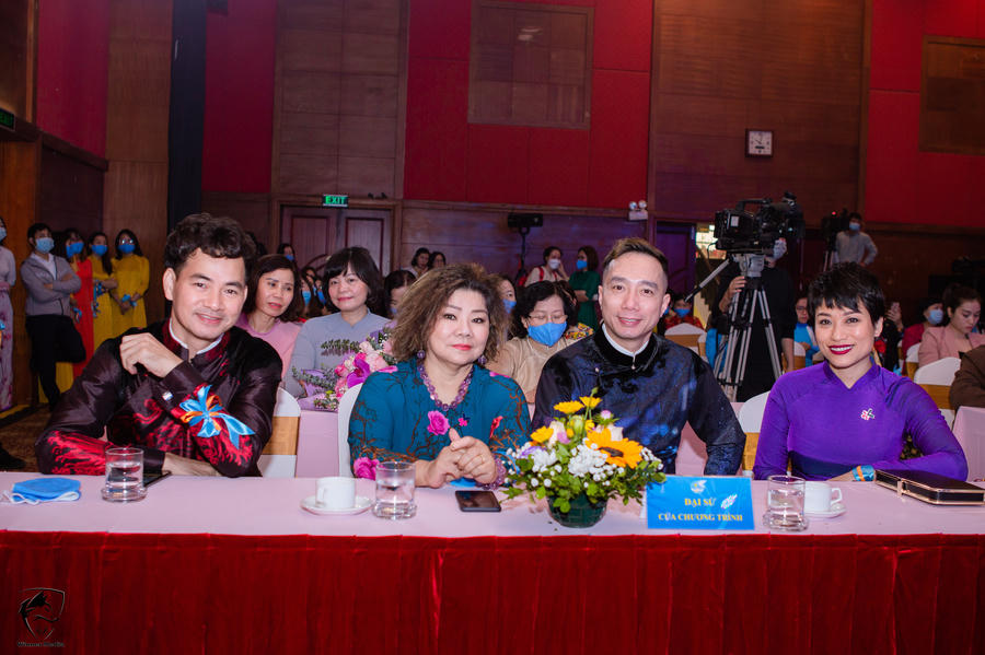 Các nghệ sĩ tại sự kiện khởi động chiến dịch 