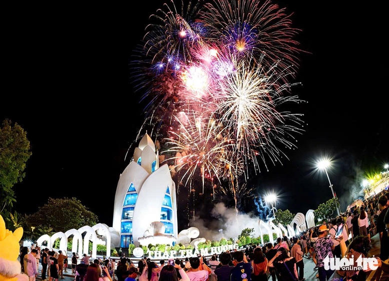 Rộn ràng không khí đón xuân trên mọi miền Tổ quốc- Ảnh 13.