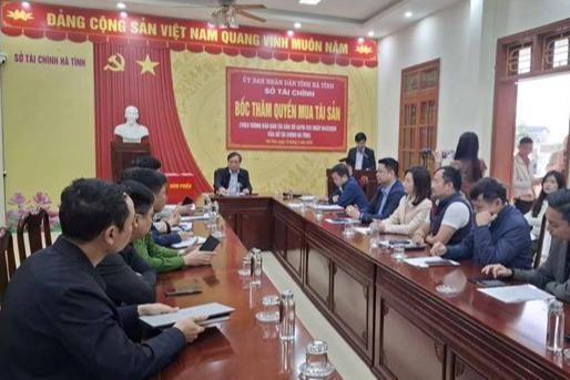 Sở Tài chính Hà Tĩnh tổ chức bốc thăm quyền mua tài sản là gần 30kg vàng.