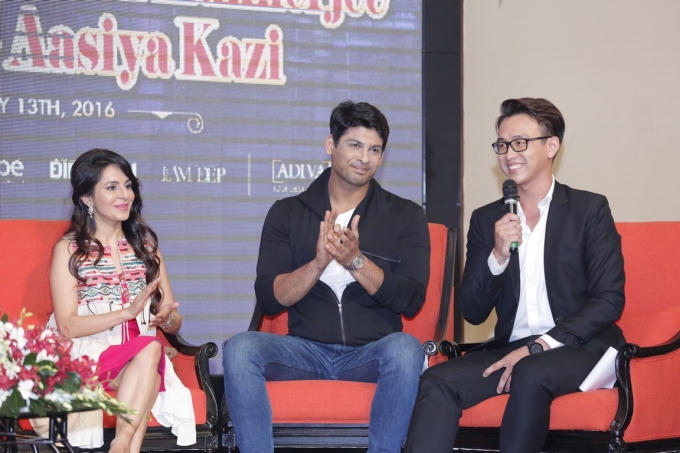 Dàn sao “Cô dâu 8 tuổi” khuấy động buổi gặp gỡ & giao lưu truyền thông cùng khán giả Việt bằng vũ điệu vui nhộn.