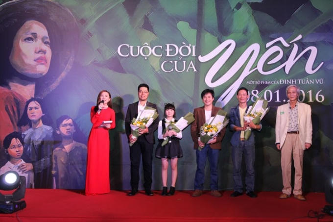 Ekip đoàn làm phim Cuộc đời của Yến.