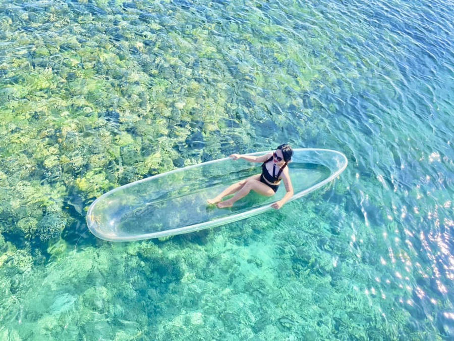 Du khách trải nghiệm chèo Sup, lặn ngắm san hô Bãi Cạn.