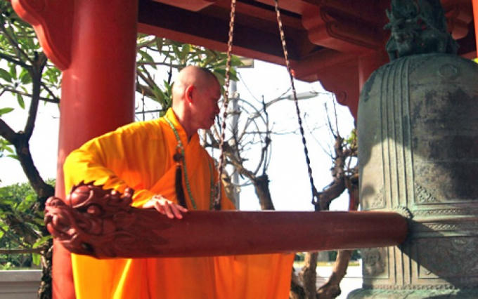 Thỉnh chuông ( Ảnh Laodongthudo.vn )