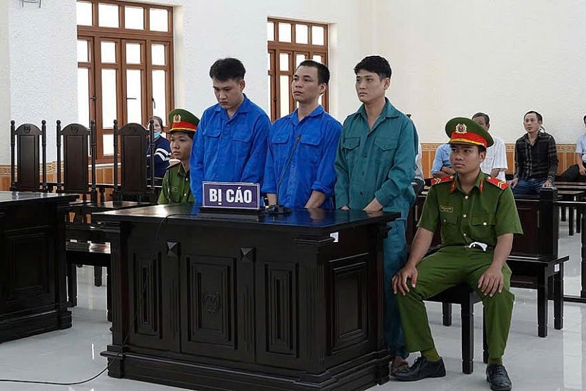Bị cáo Dũng, Phúc, Trường (thứ tự từ phải qua).