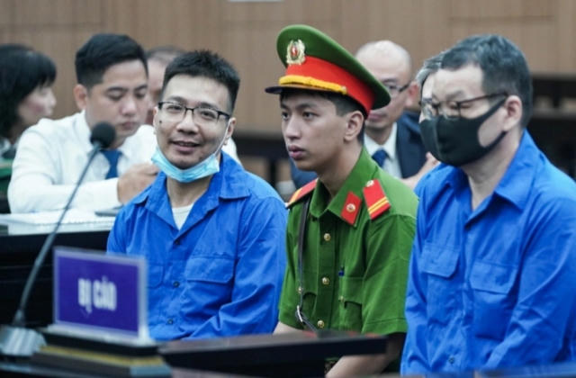 Hoãn phiên xét xử dàn cựu lãnh đạo VEC vì bị cáo nằm viện