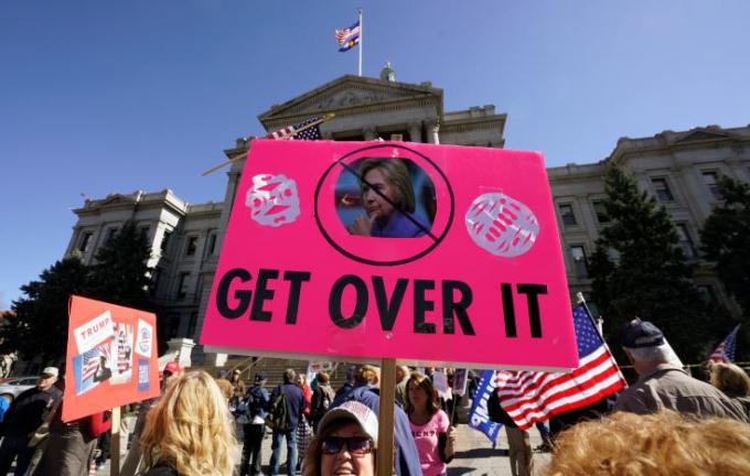 Một người ủng hộ Trump tham dự cuộc tuần hành "Tinh thần của nước Mỹ".