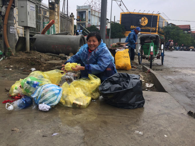 Nụ cười lạc quan giữa tiết trời rét buốt (Ảnh: Chu Duyên)