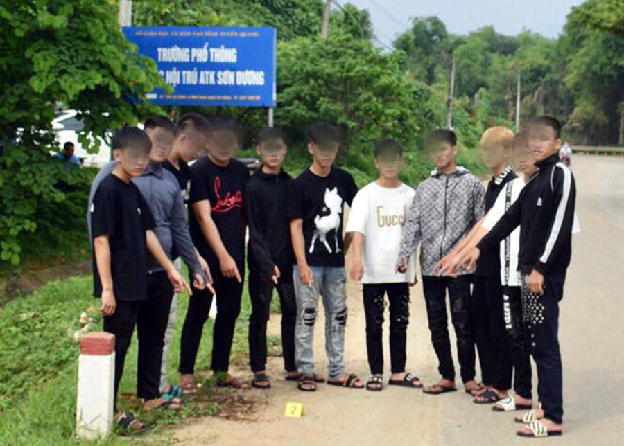 Nhóm đối tượng Đ.B.L.(SN 2005 cầm đầu, ở huyện Yên Sơn, tỉnh Tuyên Quang). Ảnh CACC.