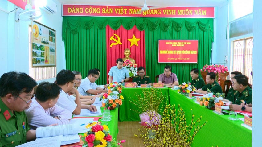 Ông Lưu Tấn Sĩ - Phó trưởng Ban Nội chính Tỉnh uỷ, tỉnh Tây Ninh kết luận tại hội nghị. Ảnh: Luận Quân Phương