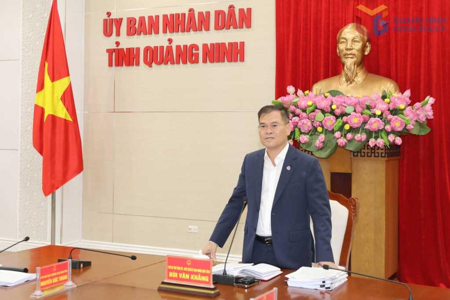 Ông Bùi Văn Khắng Chủ tịch UBND tỉnh Quảng Ninh phát biểu tại phiên họp