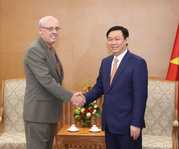 Chào mừng Giáo sư John D. Graham tới Việt Nam, Phó Thủ tướng Vương Đình Huệ khẳng định quan hệ đối tác toàn diện Việt Nam-Hoa Kỳ đang phát triển tích cực.