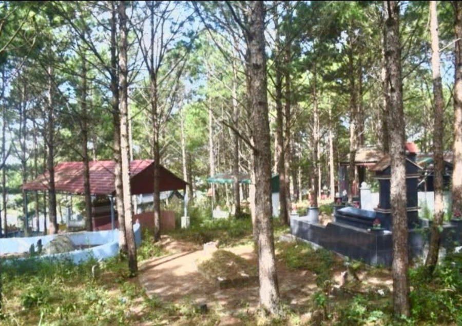 Mỗi phần mộ chờ được các đối tượng tự ý bán với giá từ 5 đến 20 triệu đồng. Ảnh: L.K