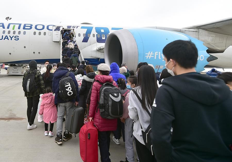 Chuyến bay sơ tán công dân thứ 2 về nước do Bamboo Airways thực hiện, với tổ bay gồm 26 thành viên, bằng máy bay thân rộng B787.