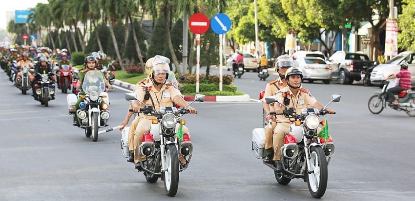 Hà Nội, TPHCM triển khai Đề án "Thành phố an toàn giao thông".