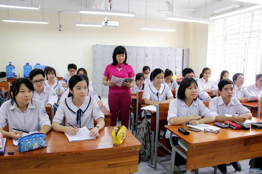 Giao-vien-duoc-hop-dong-thinh-giang-voi-truong-khac-neu-Hieu-truong-dong-y